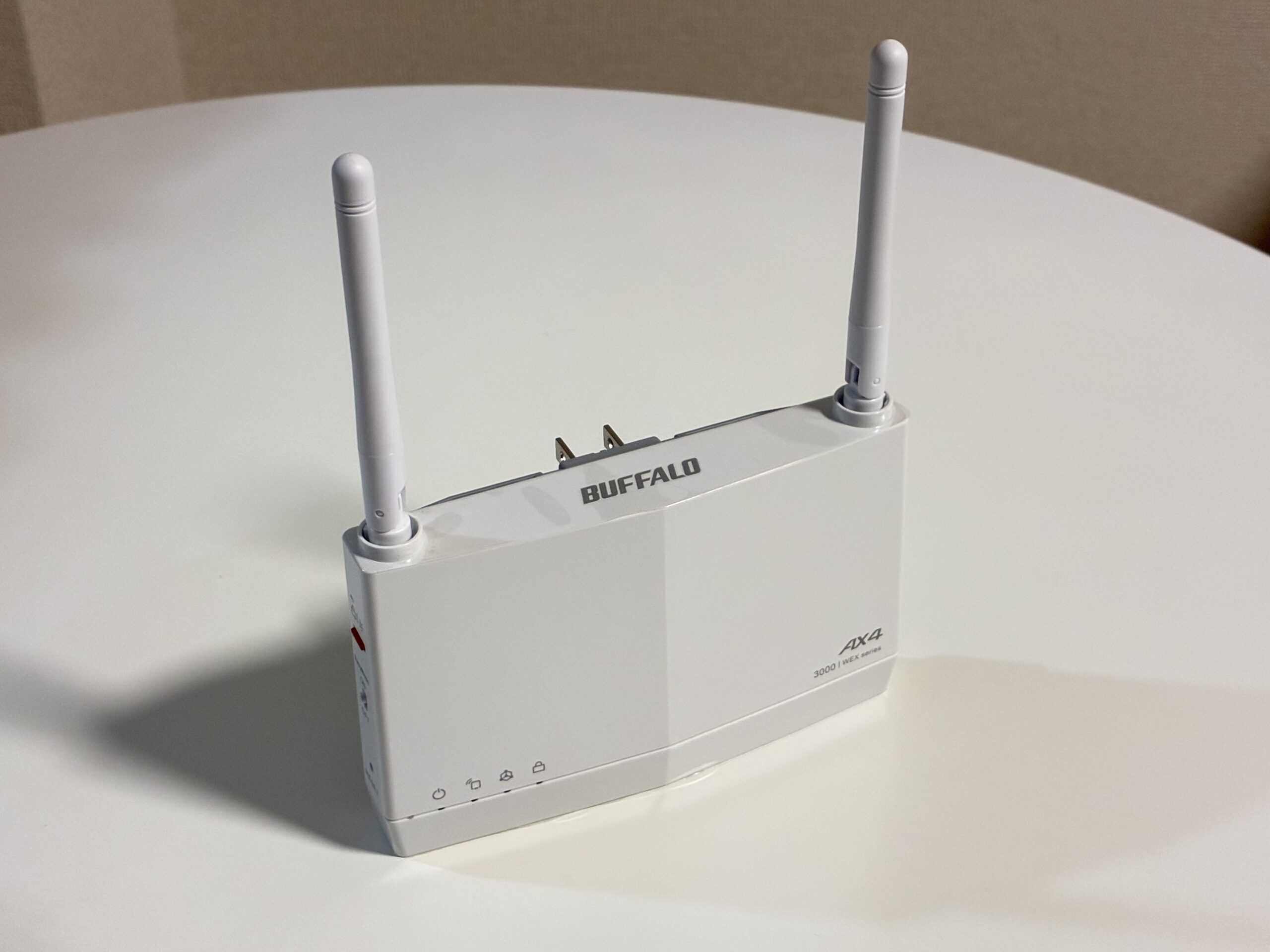 部屋のWi-Fiが弱い問題を、バッファローの中継機WEX-3000AX4EAで解決しました